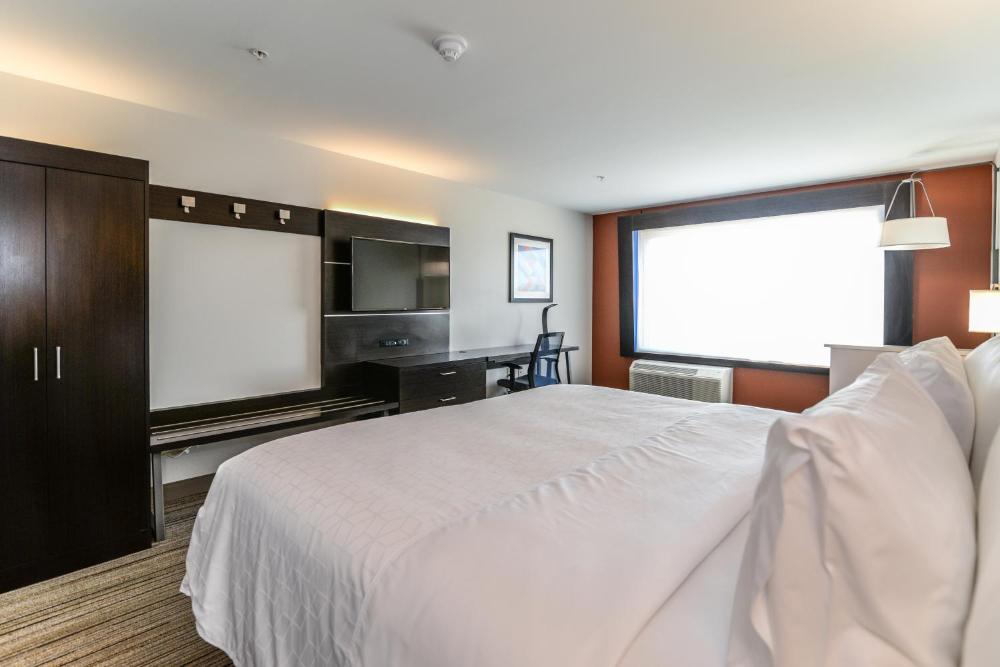 Suite with Two Queen Beds - Communications Accessible interior